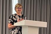 LLG Helen Bradley[70]