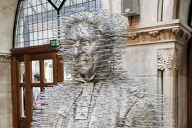 Harry_Woolf_sculpture,_Royal_Courts_of_Justice