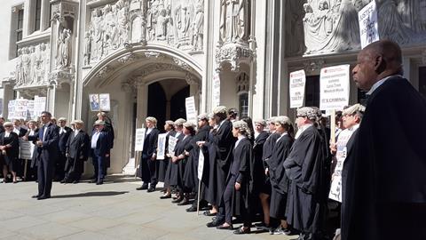 Bar protest Supreme Court