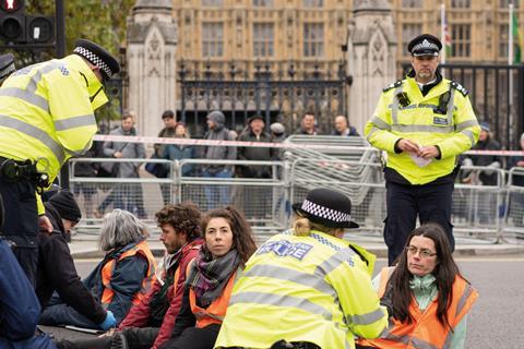 Insulate-Britain-protest