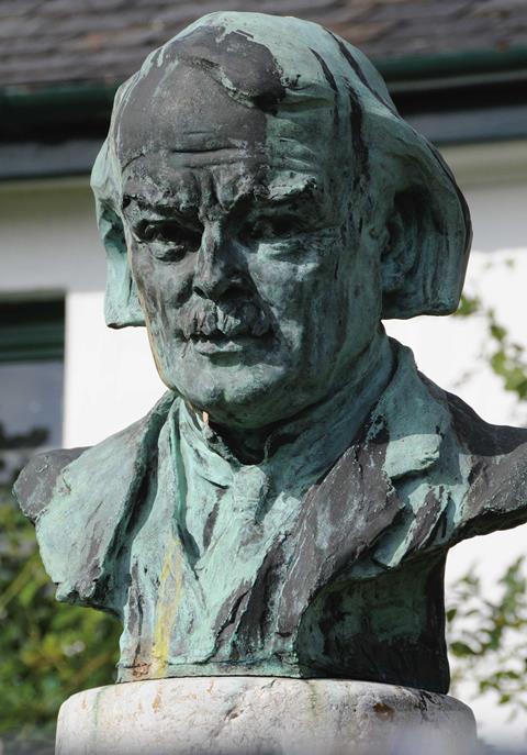 Lloyd George bust