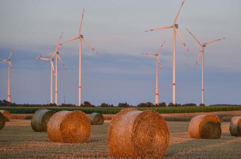 Wind power: environmental laws are encouraging investments in renewable power sources