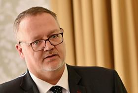 Government pressed to rule out fixed costs for housing cases